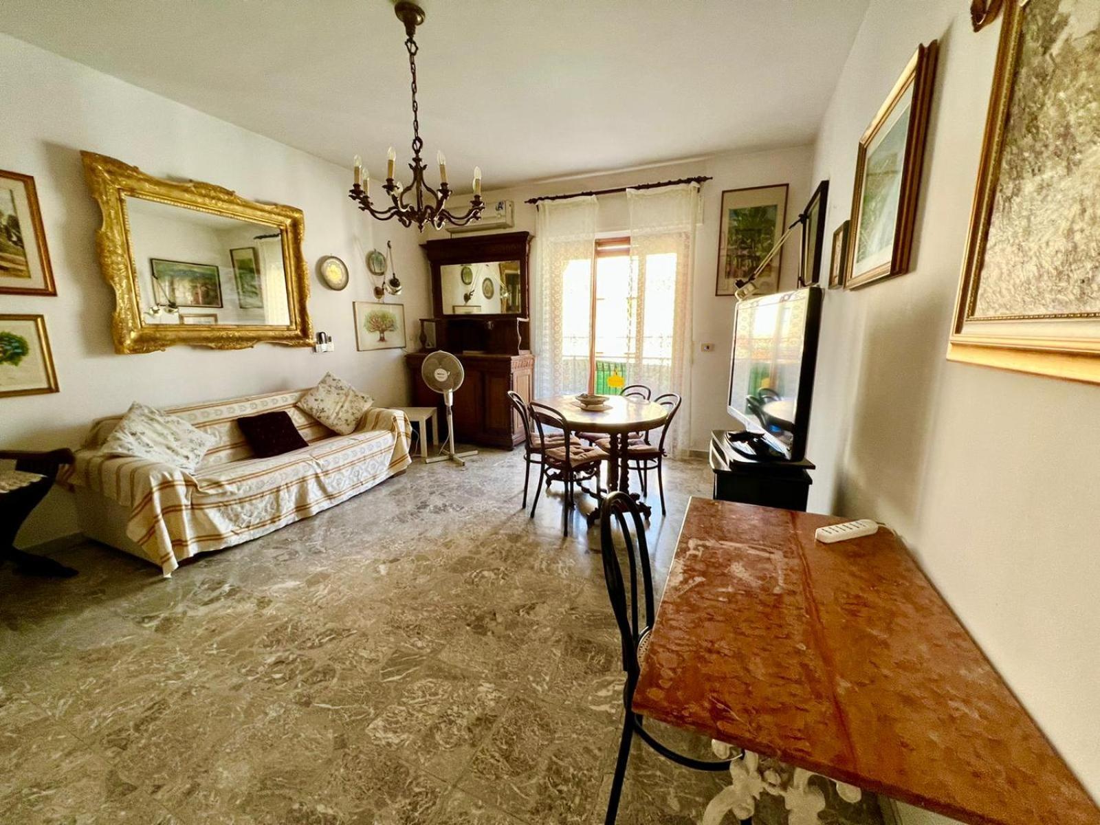 Casa Relax Nel Centro Storico Con Posto Auto Lejlighed Vico Equense Eksteriør billede